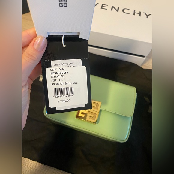GIVENCHY 4G Pistachio Cross Bag. Brand new in box. Certificate and dust bag - Picture 6 of 15